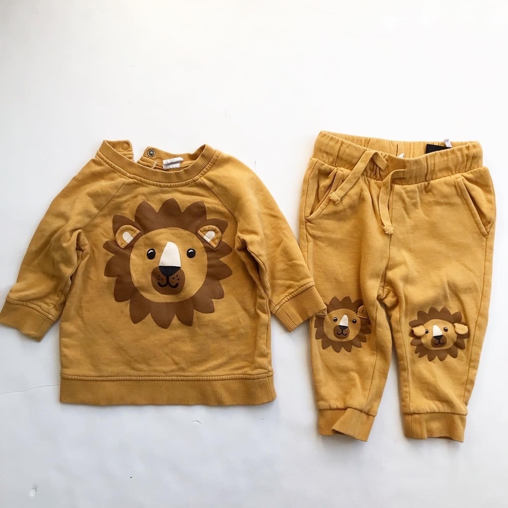 H&M yellow tiger face sweatsuit VGUC 6-9 months